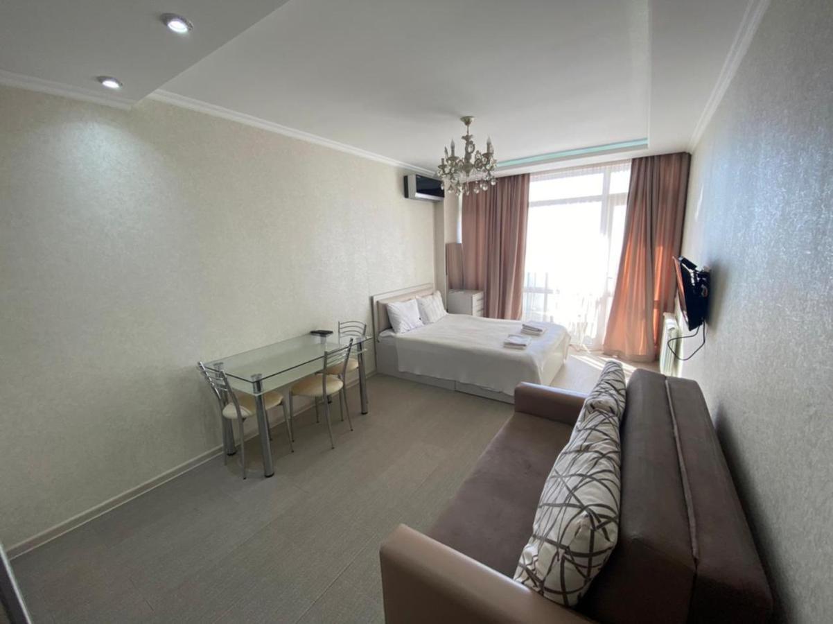 Cozy Studio Apartment-Sea View Батуми Экстерьер фото