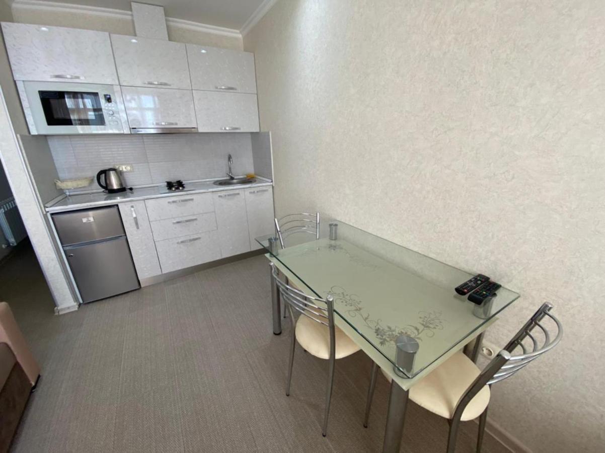 Cozy Studio Apartment-Sea View Батуми Экстерьер фото